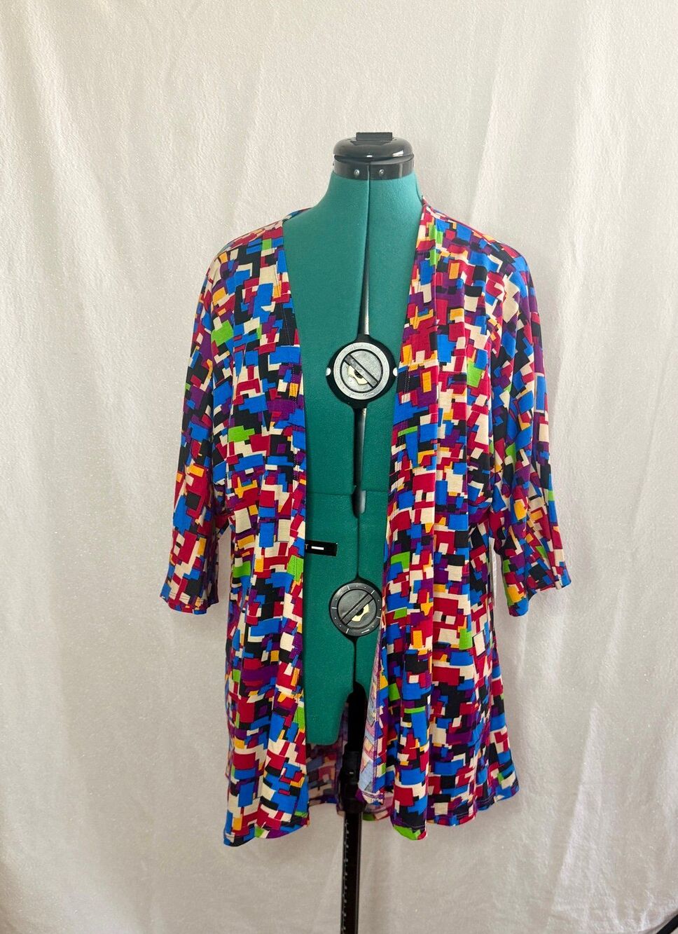 NWT Lularoe Lindsay top size small. Brand new with tags.
